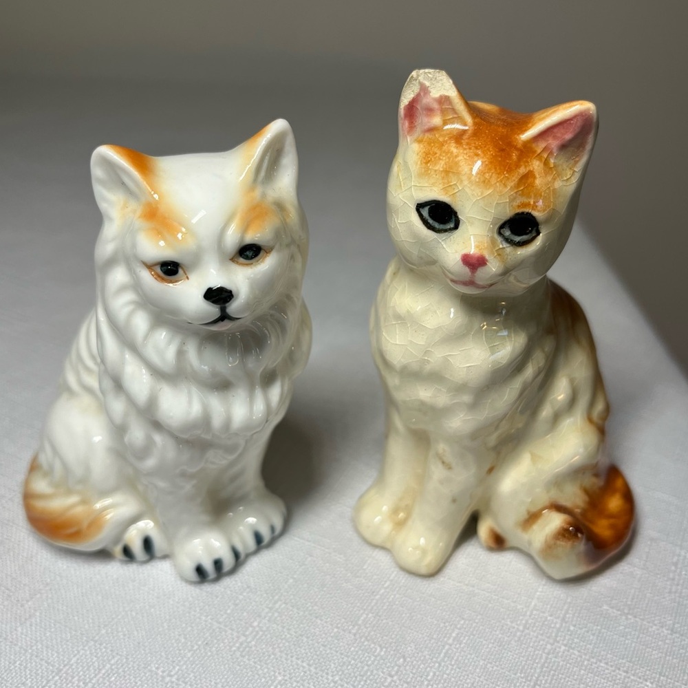 Vintage Ceramic Cat Statue: White & Orange Kitten Decor 3.5"